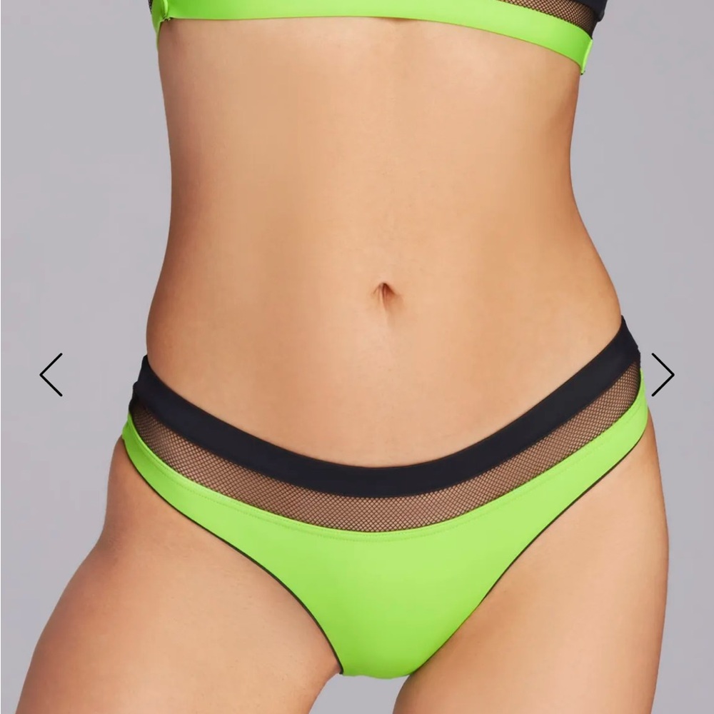 Agent Provocateur Zendaya Neon Green bottom size 2 like new